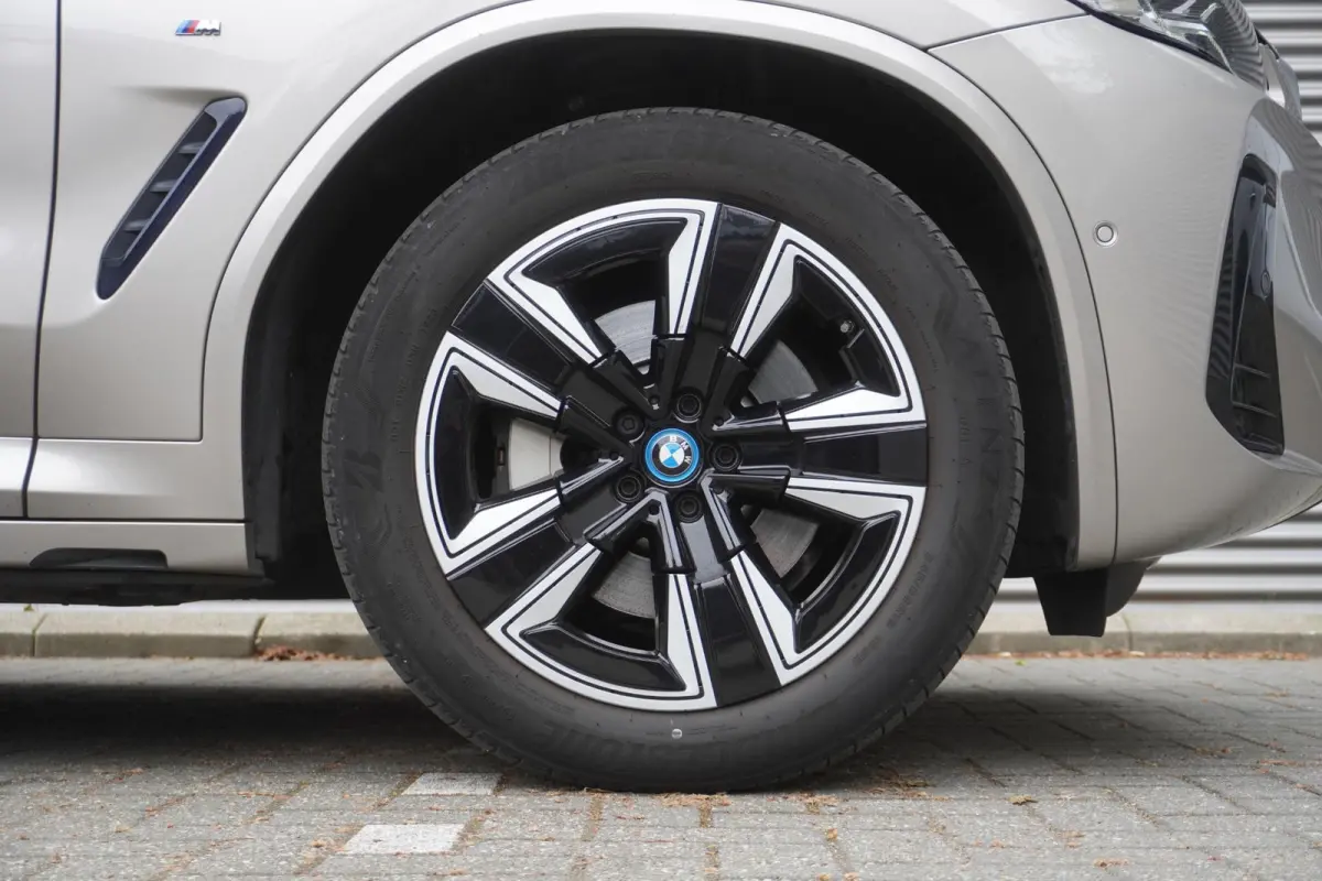 Driving Assistant Professional | Achteruitrijcamera | panoramadak | Alarmsysteem klasse 3 | Parking Pack