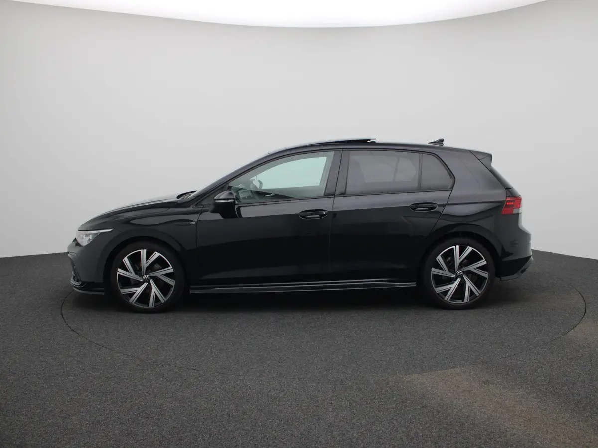 1.5 eTSI R-Line | IQ-LIGHT | PANORAMADAK | NAVIGATIE  | SFEERVERLICHTING | ADAPTIVE CRUISE CONTROL | PARKEERSENSOREN VOOR & ACHTER | GETINT GLAS |