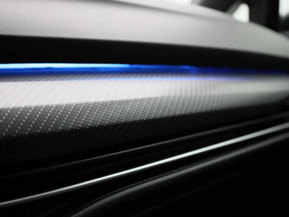 1.5 eTSI R-Line | IQ-LIGHT | PANORAMADAK | NAVIGATIE  | SFEERVERLICHTING | ADAPTIVE CRUISE CONTROL | PARKEERSENSOREN VOOR & ACHTER | GETINT GLAS |