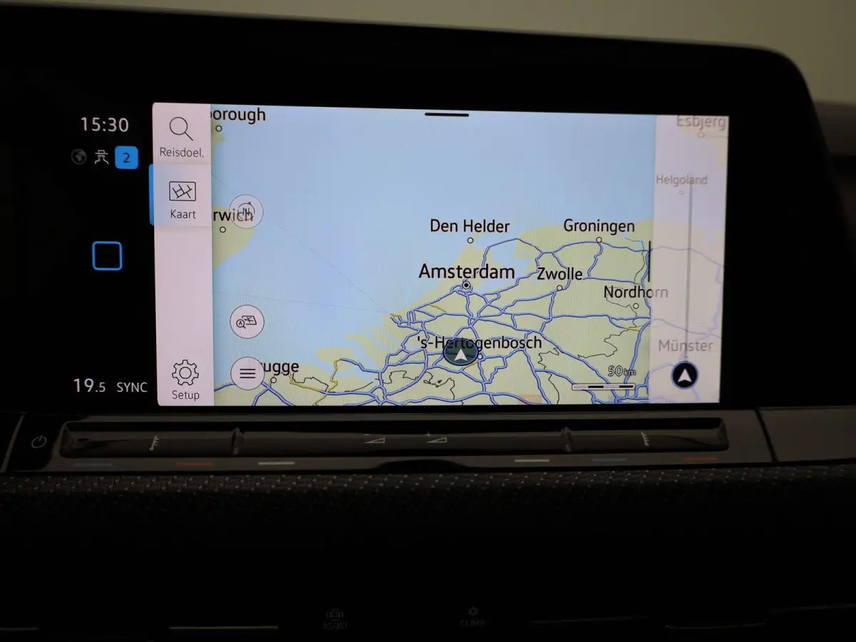 1.5 eTSI R-Line | IQ-LIGHT | PANORAMADAK | NAVIGATIE  | SFEERVERLICHTING | ADAPTIVE CRUISE CONTROL | PARKEERSENSOREN VOOR & ACHTER | GETINT GLAS |