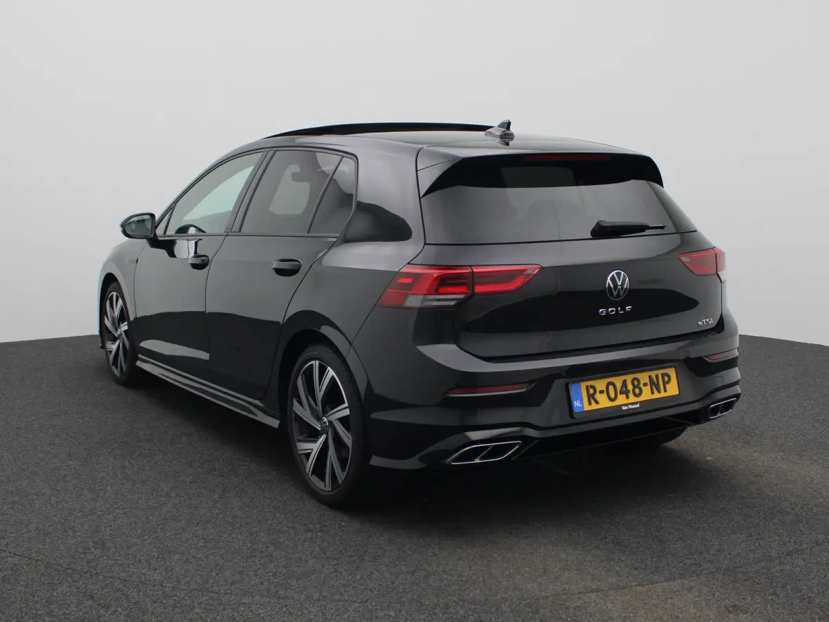 1.5 eTSI R-Line | IQ-LIGHT | PANORAMADAK | NAVIGATIE  | SFEERVERLICHTING | ADAPTIVE CRUISE CONTROL | PARKEERSENSOREN VOOR & ACHTER | GETINT GLAS |