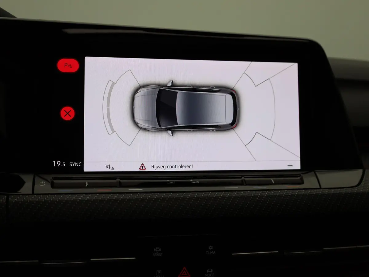 1.5 eTSI R-Line | IQ-LIGHT | PANORAMADAK | NAVIGATIE  | SFEERVERLICHTING | ADAPTIVE CRUISE CONTROL | PARKEERSENSOREN VOOR & ACHTER | GETINT GLAS |