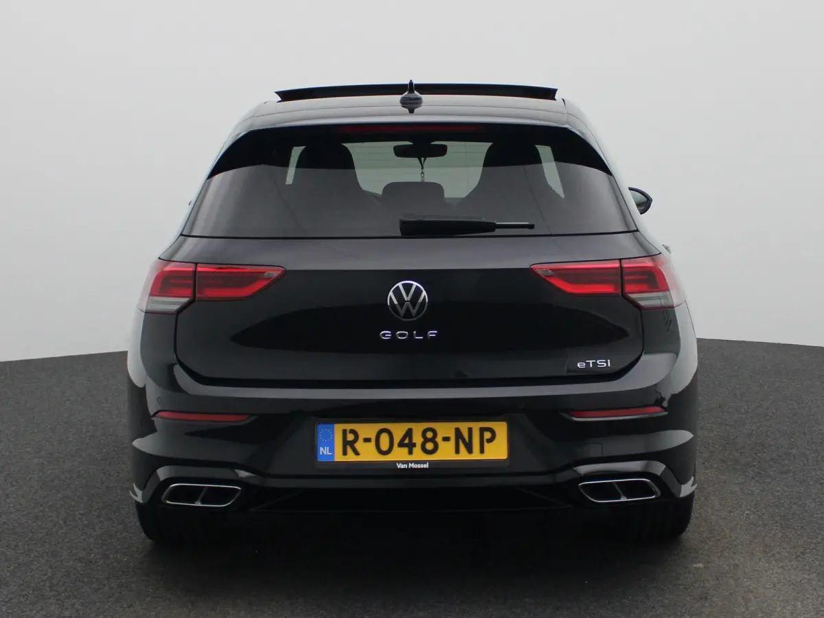 1.5 eTSI R-Line | IQ-LIGHT | PANORAMADAK | NAVIGATIE  | SFEERVERLICHTING | ADAPTIVE CRUISE CONTROL | PARKEERSENSOREN VOOR & ACHTER | GETINT GLAS |