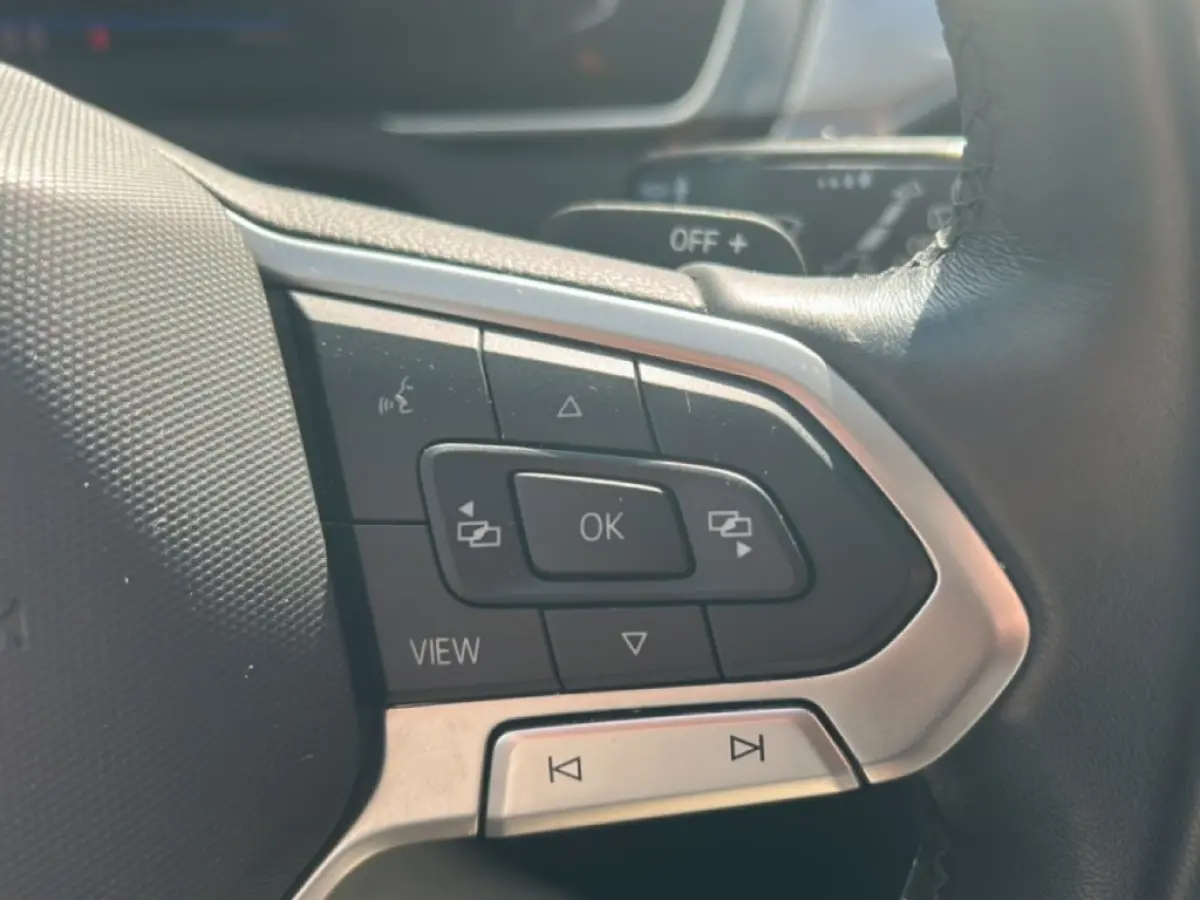 2.0 TDI BUSINESS CAMERA/DIG-DASH/IQ/ACC/STOELVERW/NAVI/CARPLAY