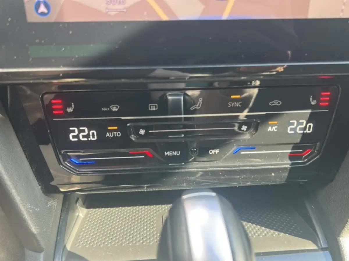 2.0 TDI BUSINESS CAMERA/DIG-DASH/IQ/ACC/STOELVERW/NAVI/CARPLAY