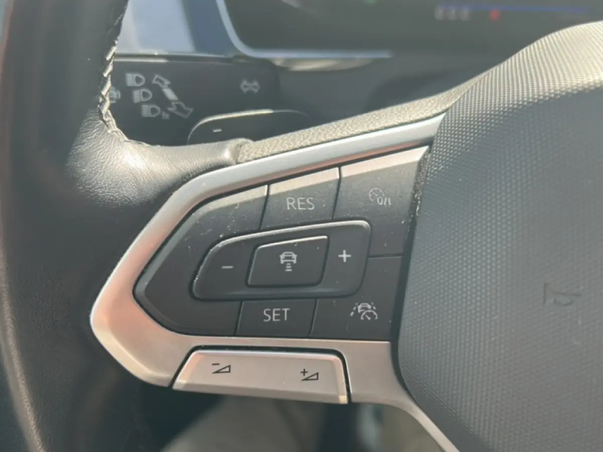 2.0 TDI BUSINESS CAMERA/DIG-DASH/IQ/ACC/STOELVERW/NAVI/CARPLAY