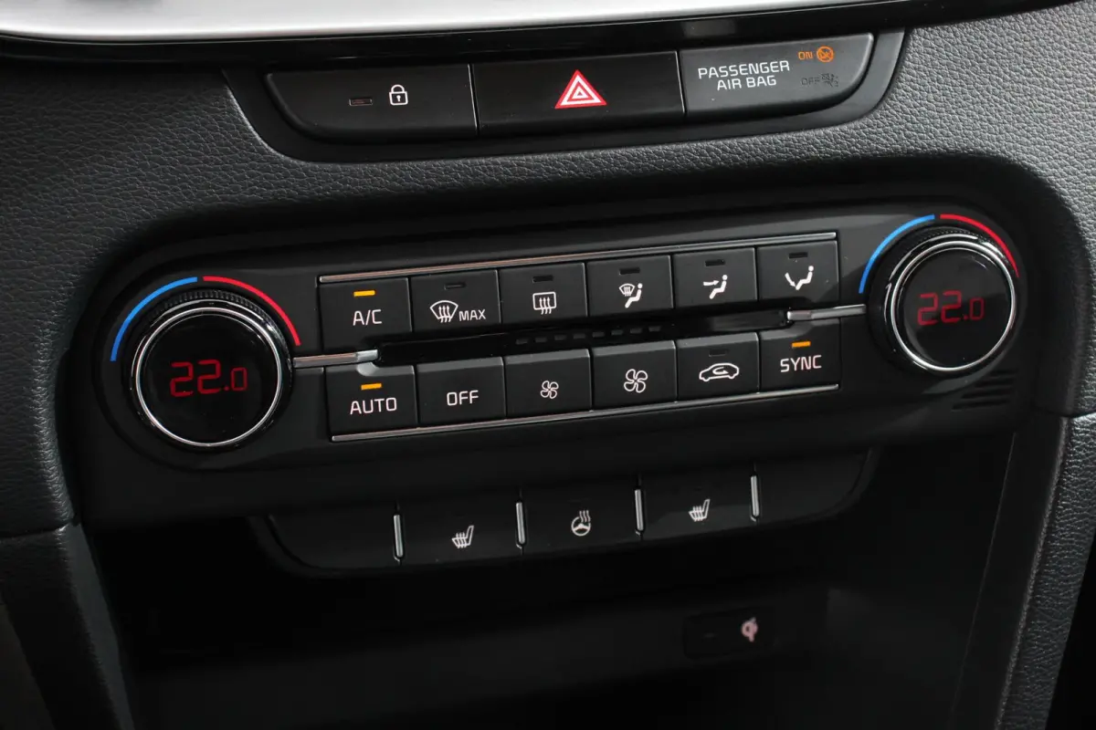 1.0 T-GDI 120pk GT-Line Navigatie Climate Control Camera JBL Audio Lane/Side Assist Stoel/Stuurverwarming LED