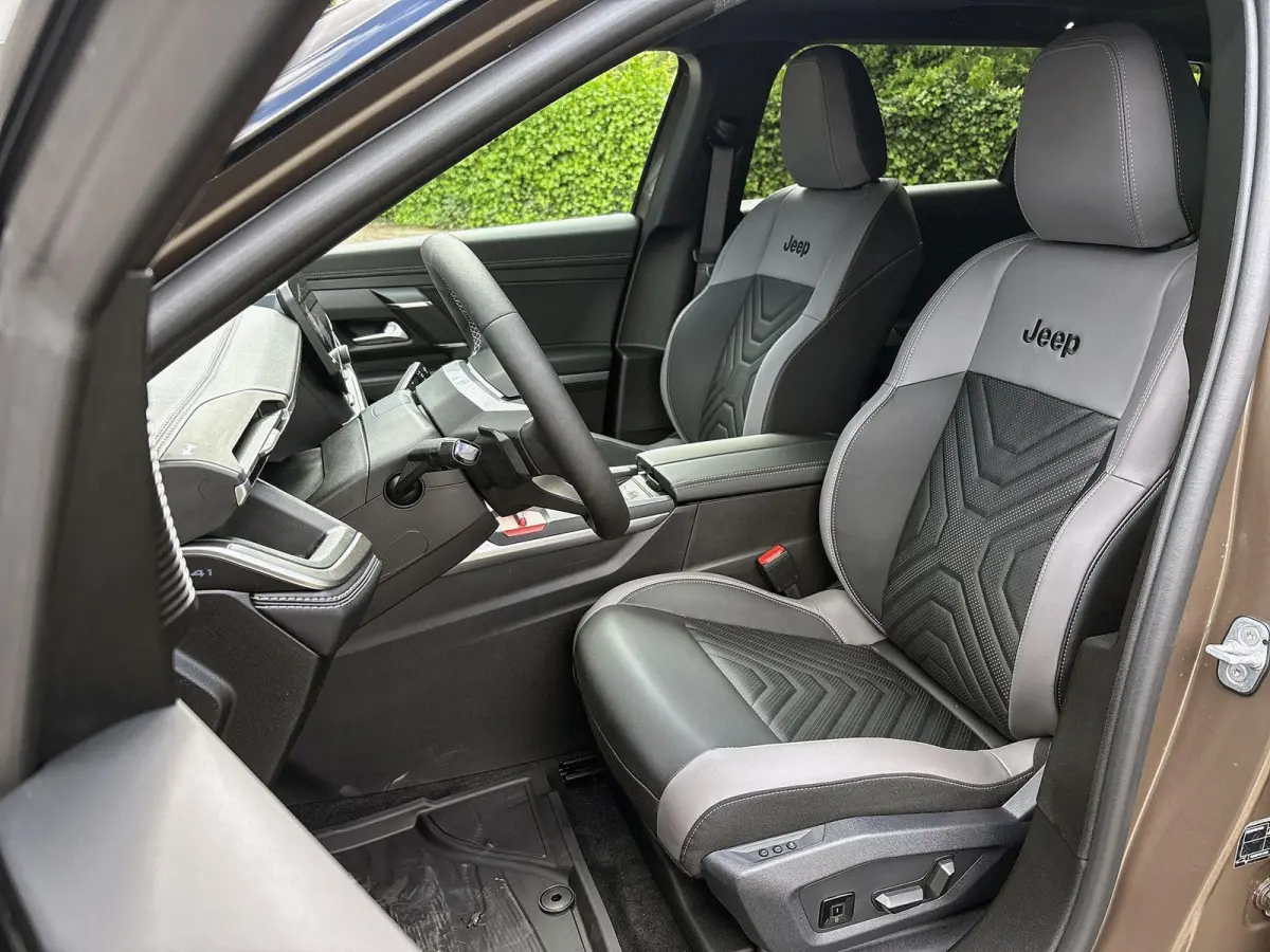 1.2 e-Hybrid First Edition | Premium pack | Convience pack | Electrisch Schuifdak | Camera | Parkeersensoren | LMV 18'|