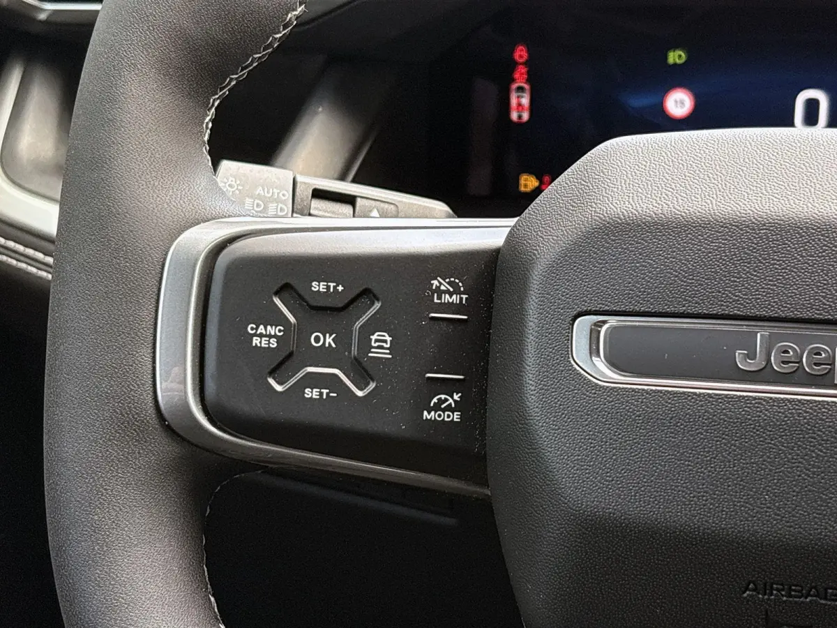 1.2 e-Hybrid First Edition | Premium pack | Convience pack | Electrisch Schuifdak | Camera | Parkeersensoren | LMV 18'|