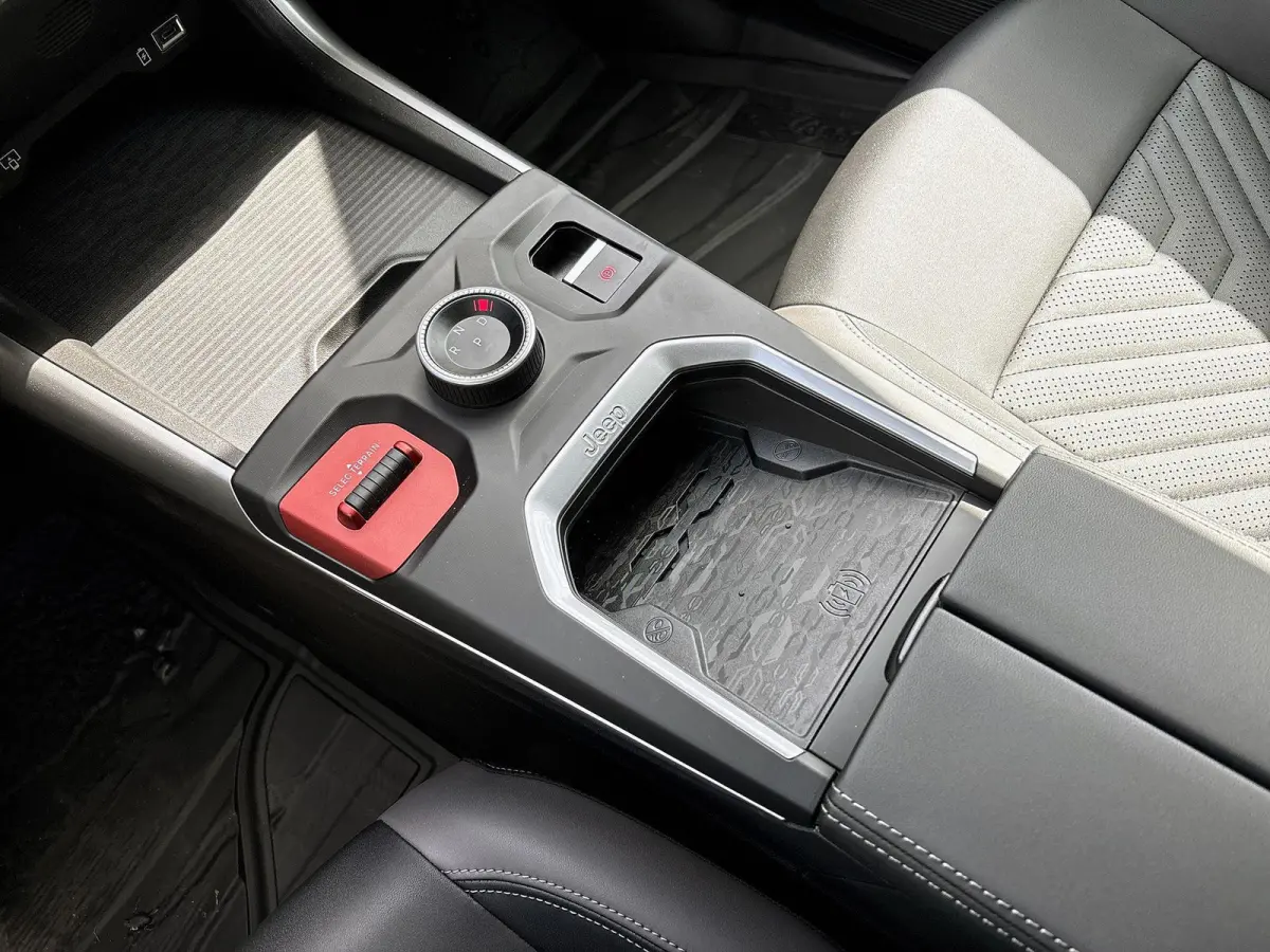 1.2 e-Hybrid First Edition | Premium pack | Convience pack | Electrisch Schuifdak | Camera | Parkeersensoren | LMV 18'|