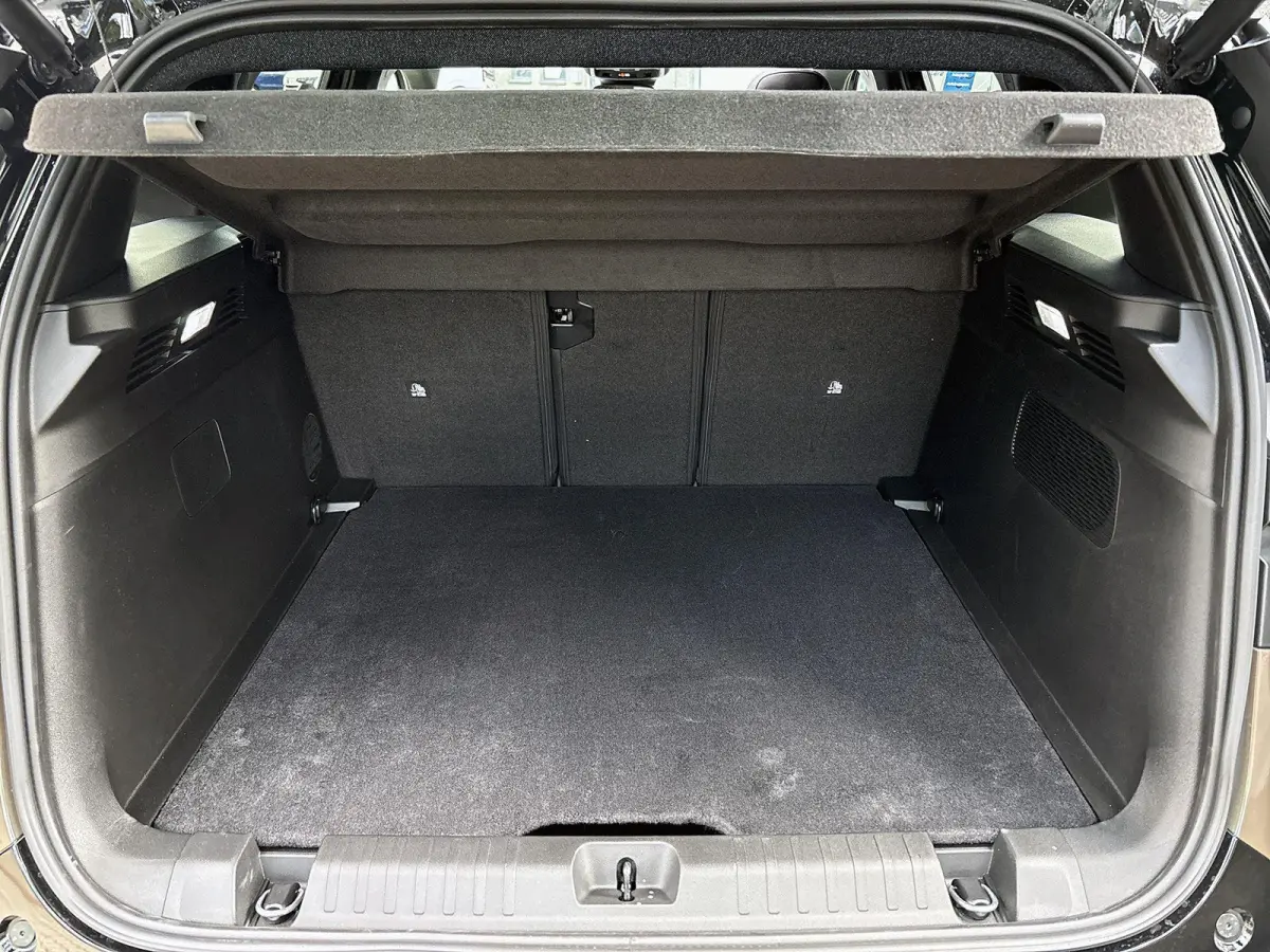 1.2 e-Hybrid First Edition | Premium pack | Convience pack | Electrisch Schuifdak | Camera | Parkeersensoren | LMV 18'|
