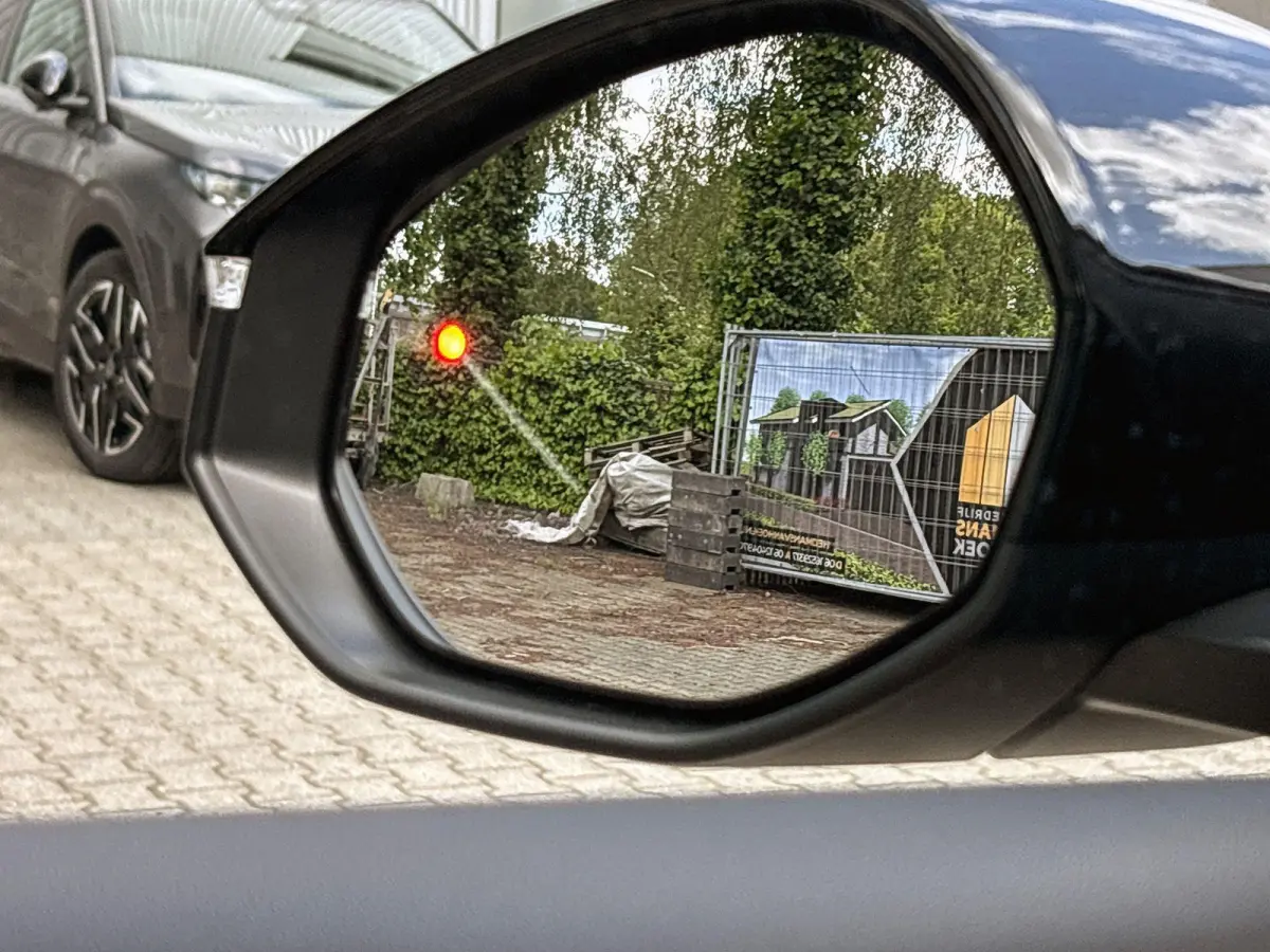 1.2 e-Hybrid First Edition | Premium pack | Convience pack | Electrisch Schuifdak | Camera | Parkeersensoren | LMV 18'|