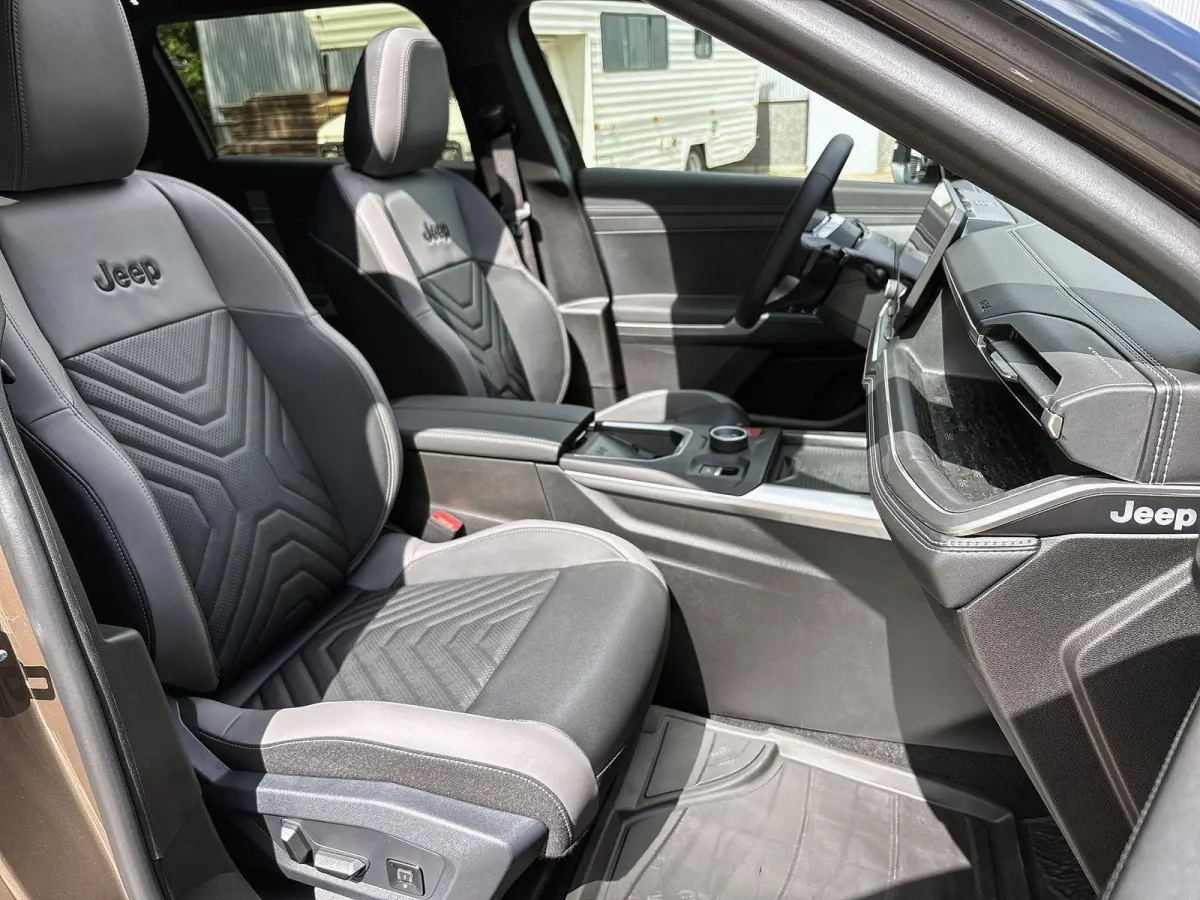 1.2 e-Hybrid First Edition | Premium pack | Convience pack | Electrisch Schuifdak | Camera | Parkeersensoren | LMV 18'|