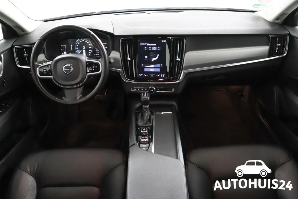 2.0 T4 Momentum KEYLESS|TREKHAAK|PILOT|LED|LEDER