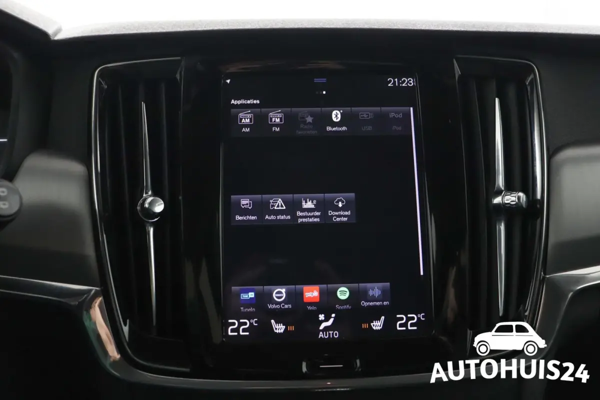 2.0 T4 Momentum KEYLESS|TREKHAAK|PILOT|LED|LEDER