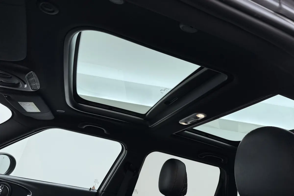 Mini 1.5 Cooper | Panoramadak | Org NL | Leer | Sportstoelen | Head-Up | Stoelverwarming | Navi | PDC | Harman/Kardon