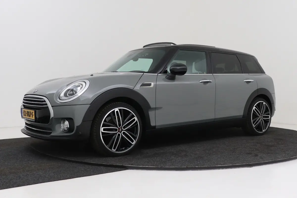 Mini 1.5 Cooper | Panoramadak | Org NL | Leer | Sportstoelen | Head-Up | Stoelverwarming | Navi | PDC | Harman/Kardon