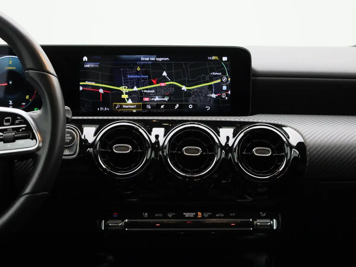 200 d SEDAN | AUTOMAAT | NAVIGATIE | CLIMATE CONTROL | CAMERA