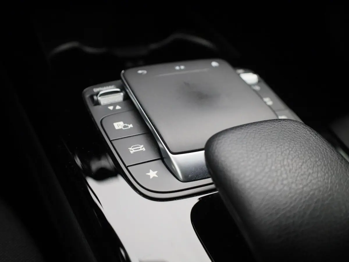 200 d SEDAN | AUTOMAAT | NAVIGATIE | CLIMATE CONTROL | CAMERA