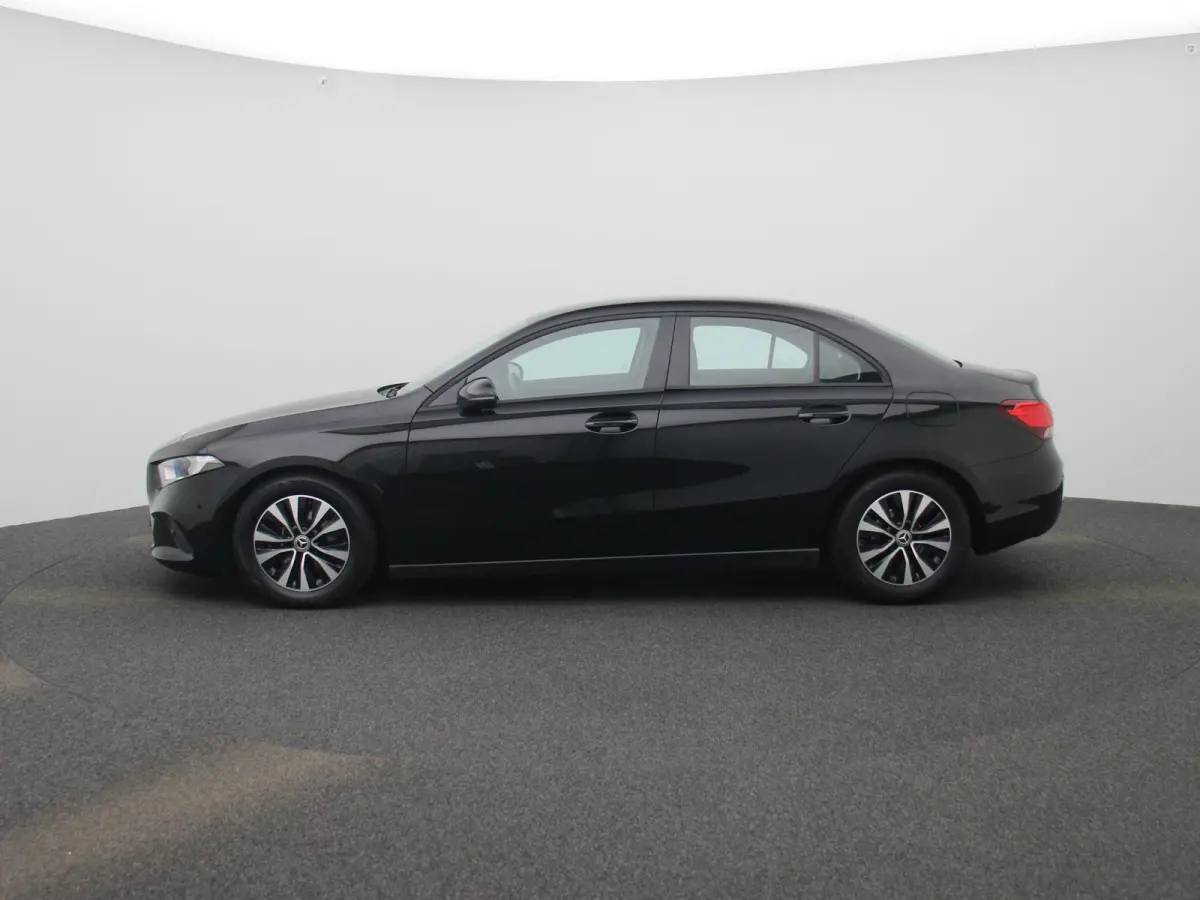 200 d SEDAN | AUTOMAAT | NAVIGATIE | CLIMATE CONTROL | CAMERA