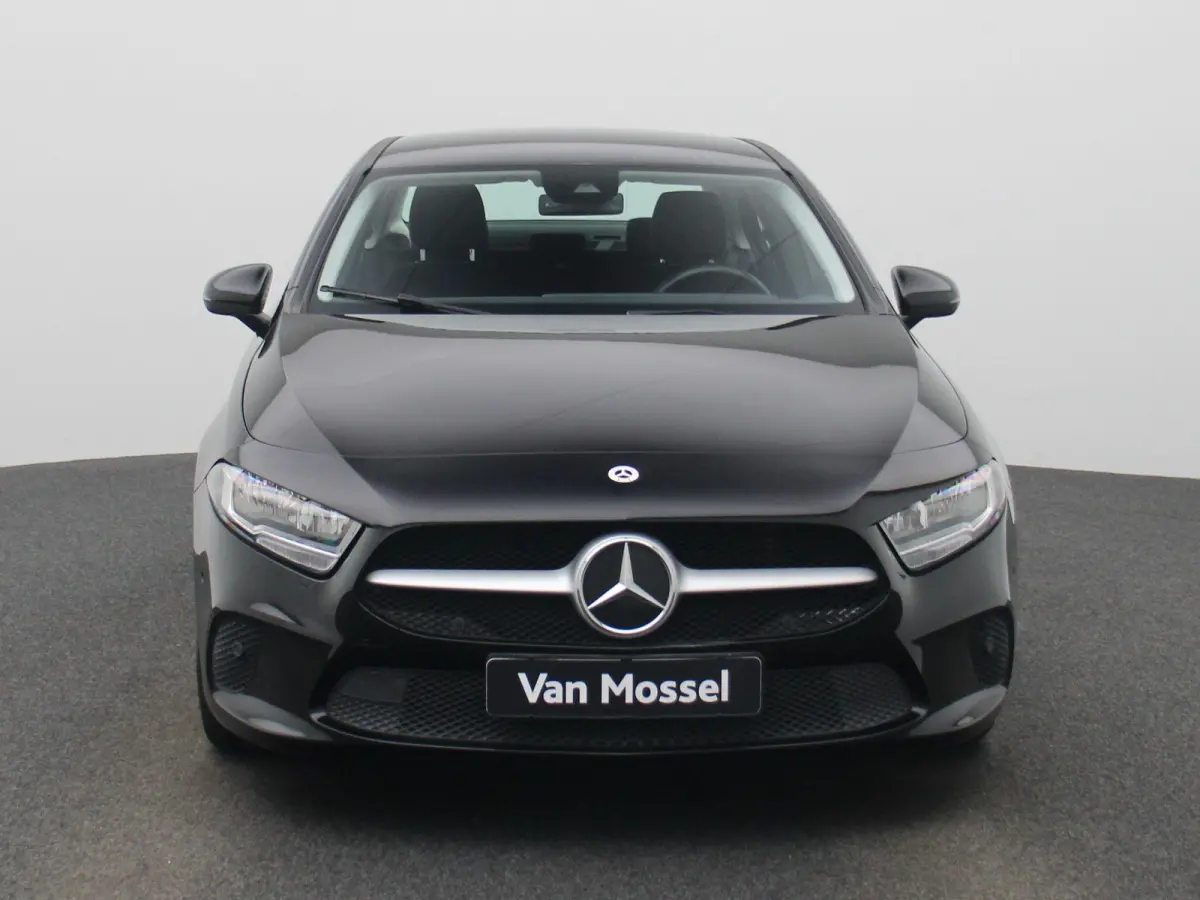 200 d SEDAN | AUTOMAAT | NAVIGATIE | CLIMATE CONTROL | CAMERA