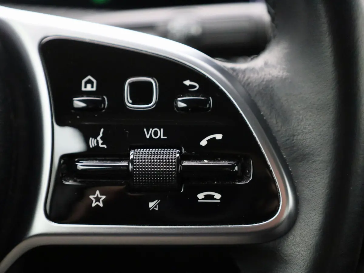 200 d SEDAN | AUTOMAAT | NAVIGATIE | CLIMATE CONTROL | CAMERA