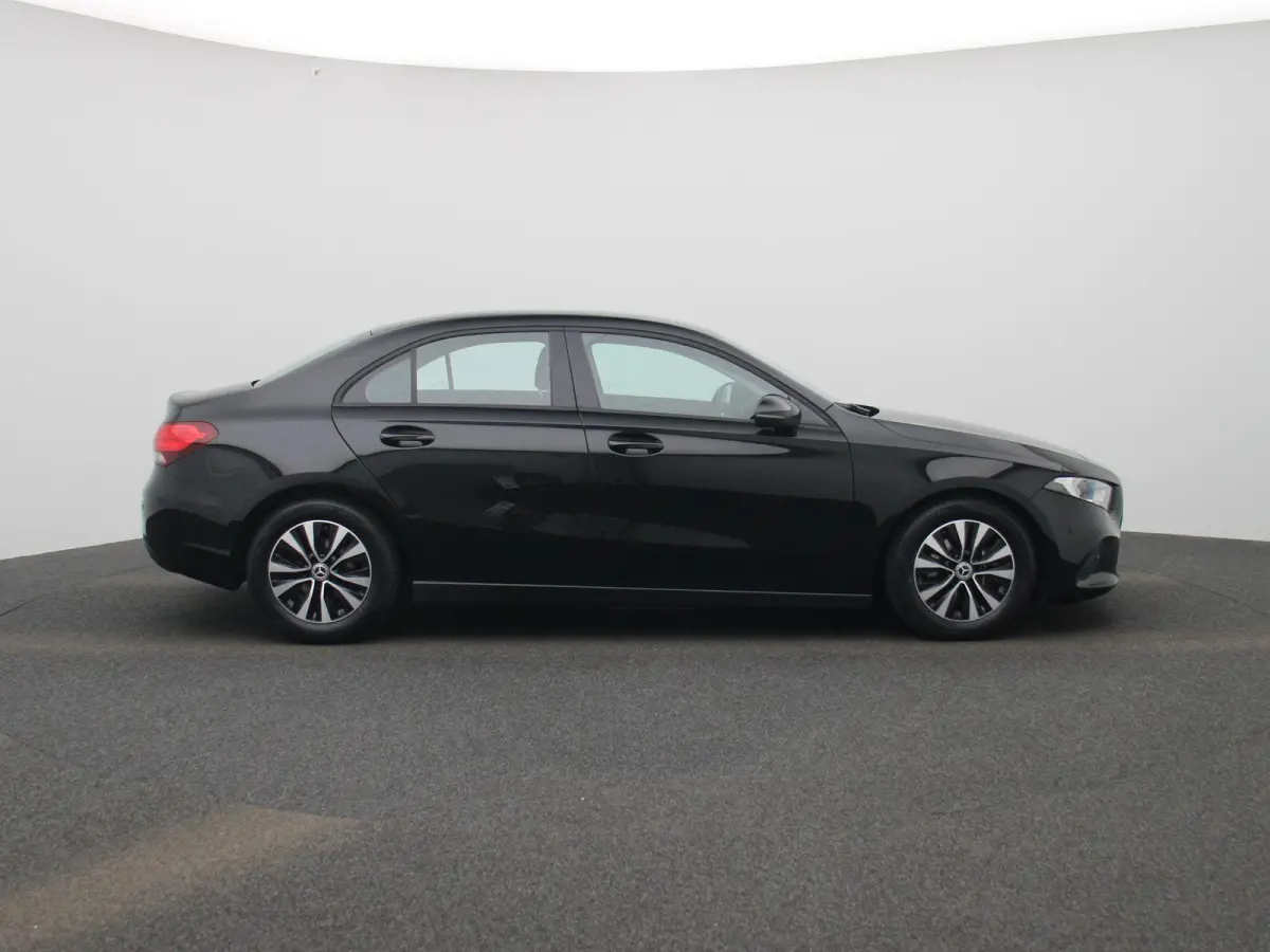 200 d SEDAN | AUTOMAAT | NAVIGATIE | CLIMATE CONTROL | CAMERA