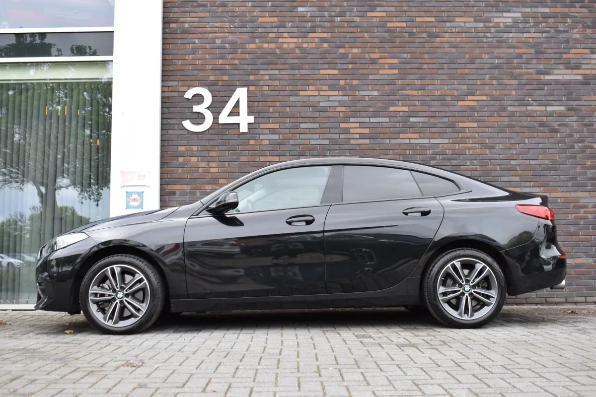 220i LEDER SPORTSTOELEN VIRTUAL NAVI