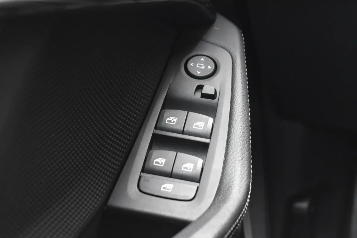220i LEDER SPORTSTOELEN VIRTUAL NAVI