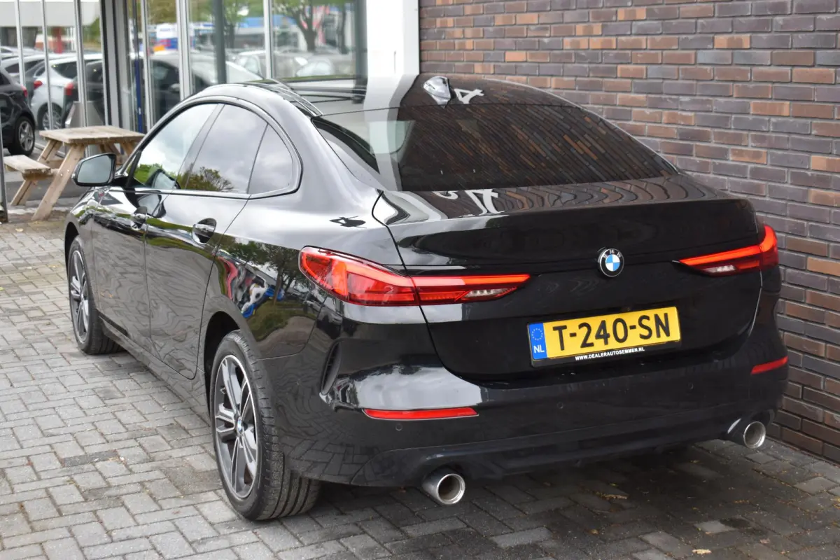 220i LEDER SPORTSTOELEN VIRTUAL NAVI