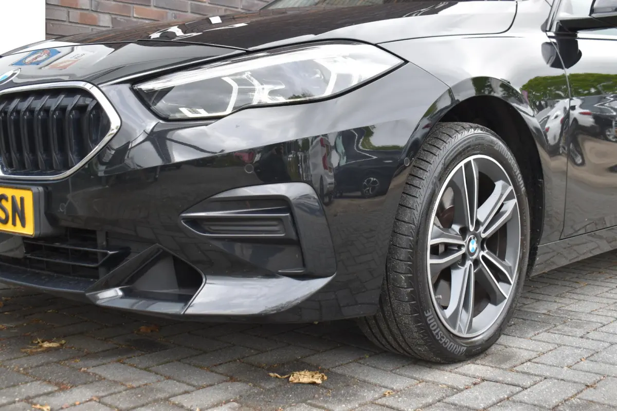 220i LEDER SPORTSTOELEN VIRTUAL NAVI