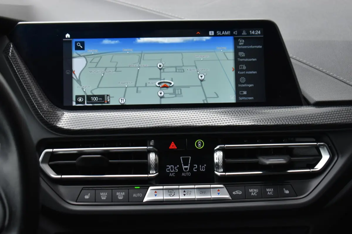 220i LEDER SPORTSTOELEN VIRTUAL NAVI