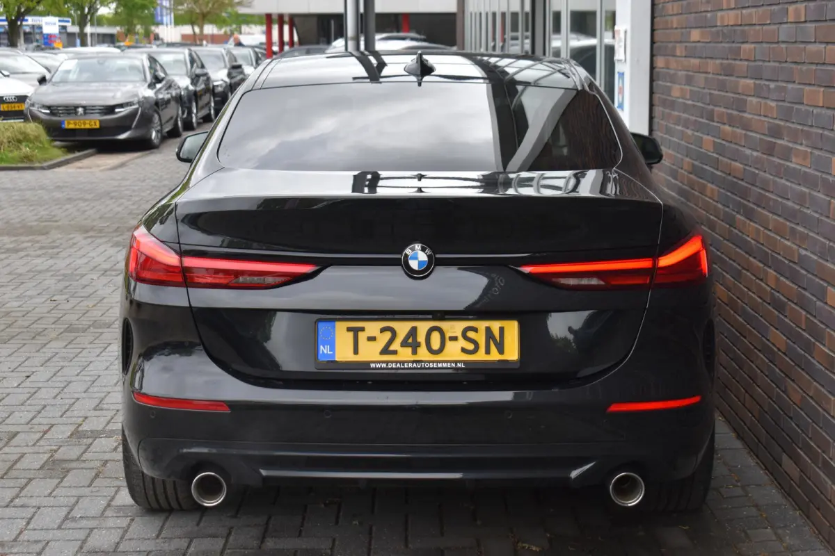 220i LEDER SPORTSTOELEN VIRTUAL NAVI