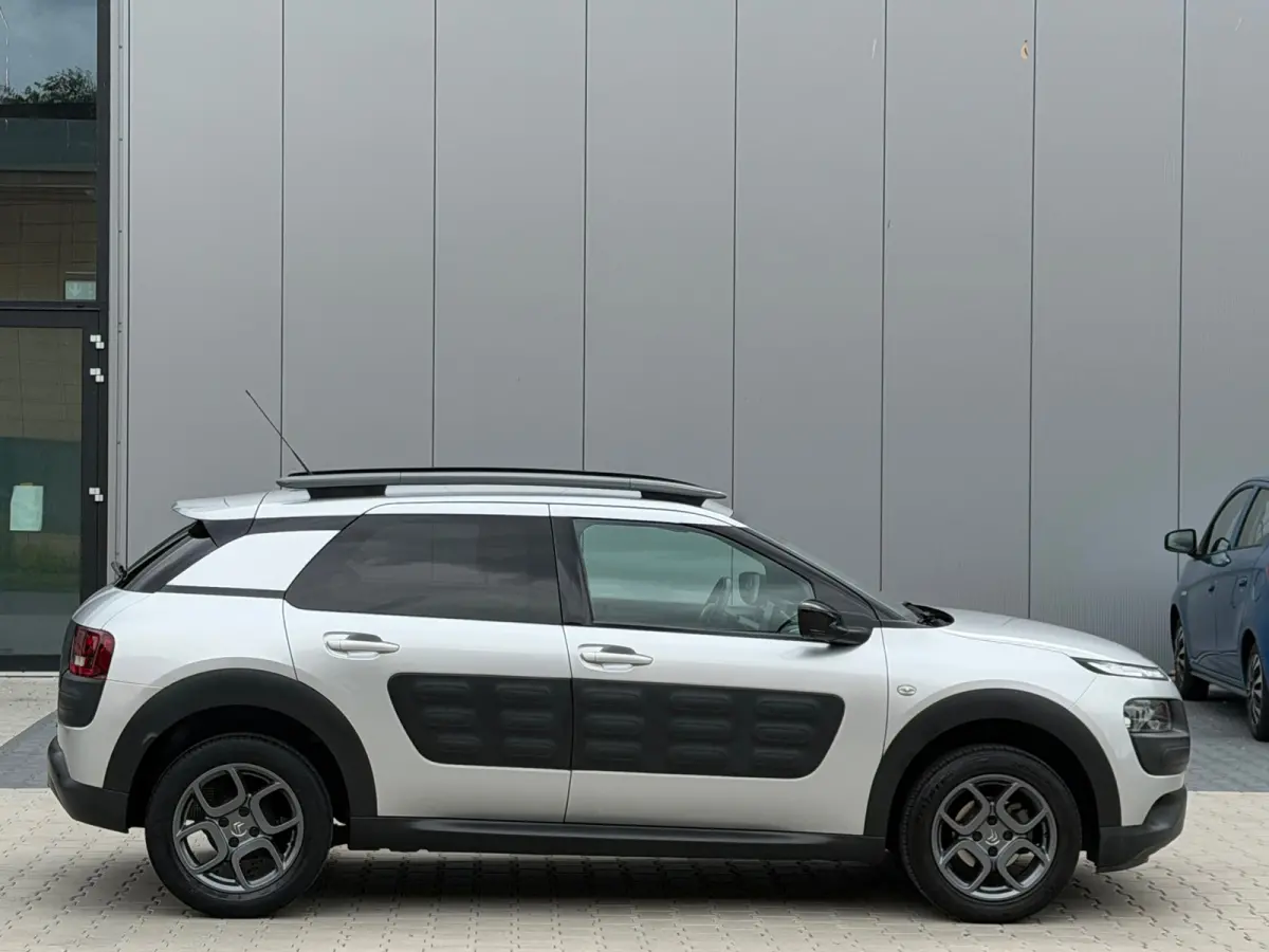 1.2 PureTech Shine - Gris Aluminium - Camera/Clima/Cruise - Nieuwstaat