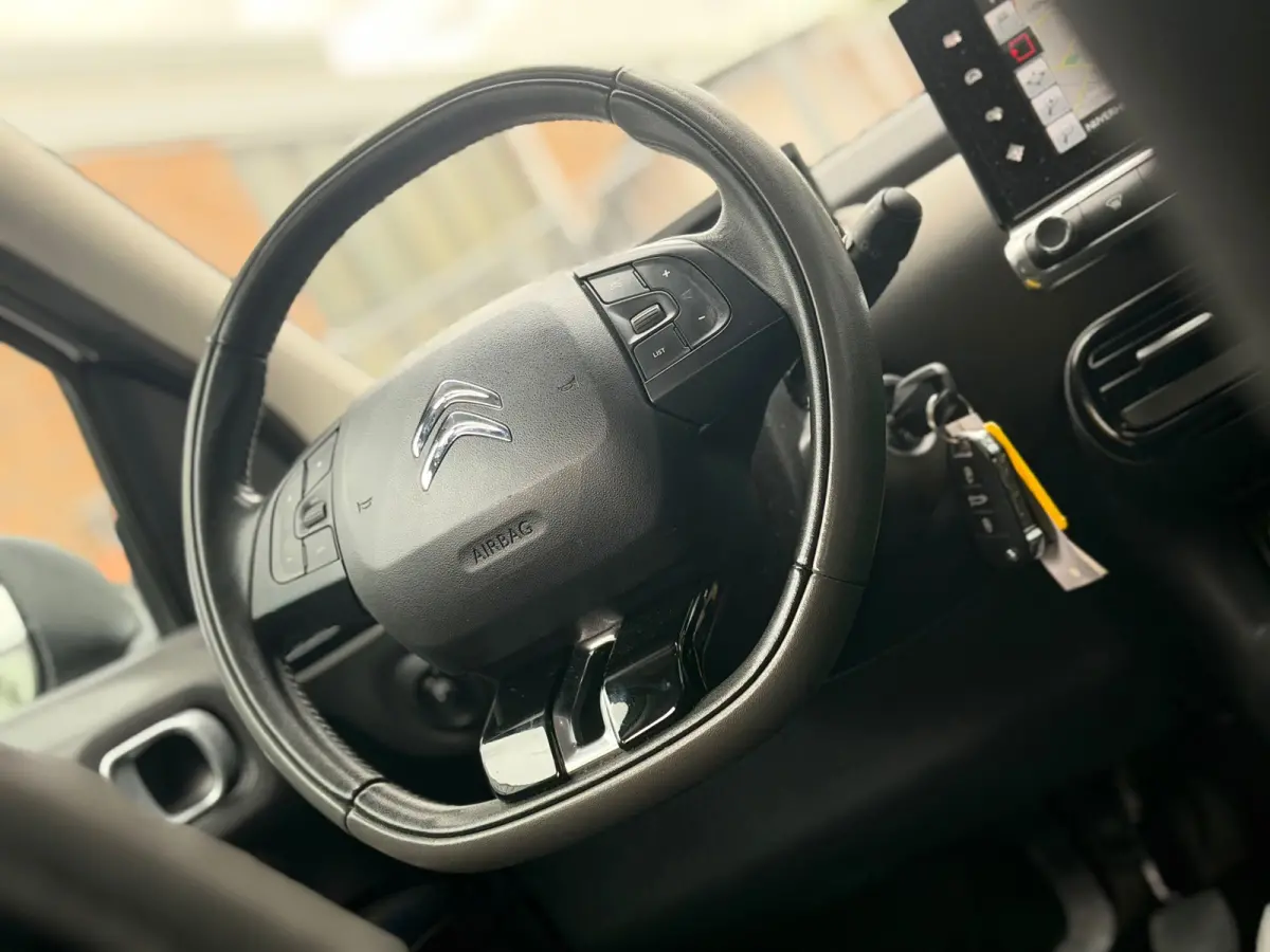1.2 PureTech Shine - Gris Aluminium - Camera/Clima/Cruise - Nieuwstaat