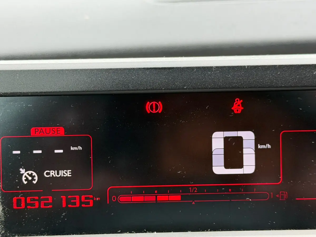 1.2 PureTech Shine - Gris Aluminium - Camera/Clima/Cruise - Nieuwstaat