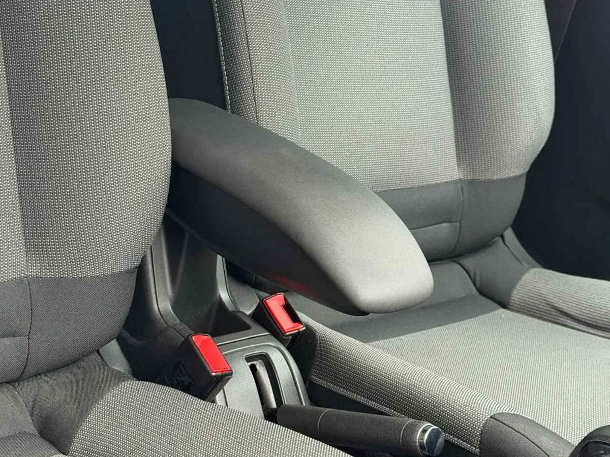 1.2 PureTech Shine - Gris Aluminium - Camera/Clima/Cruise - Nieuwstaat