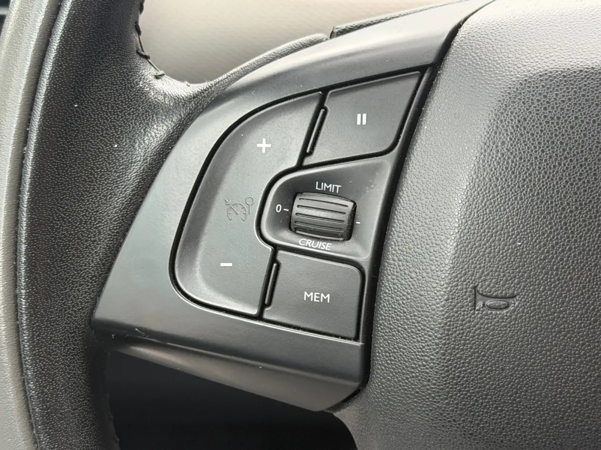 1.2 PureTech Shine - Gris Aluminium - Camera/Clima/Cruise - Nieuwstaat
