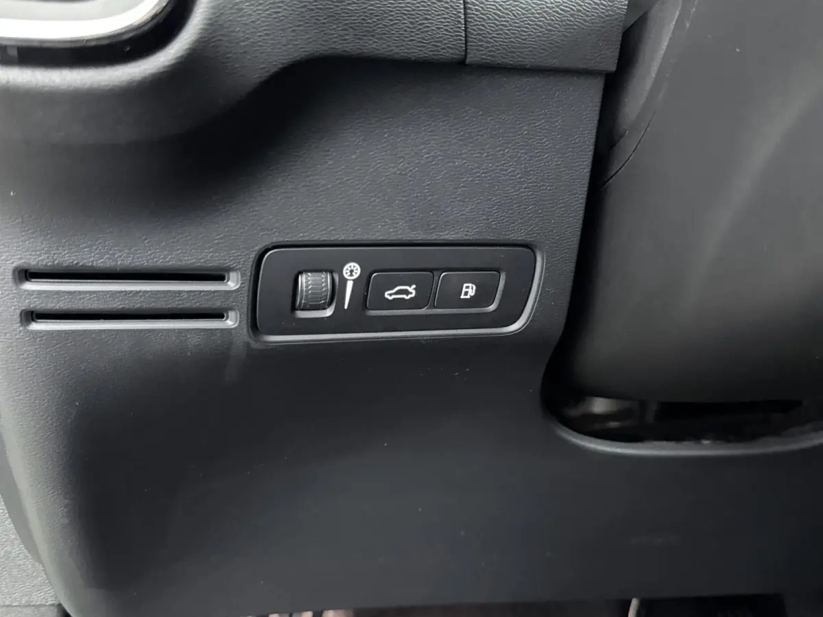 1.5 T5 Plus Dark | ACC |  Elekt. stoelverstelling + Memory | Harman/Kardon | Lane Assist  | Blindspot |