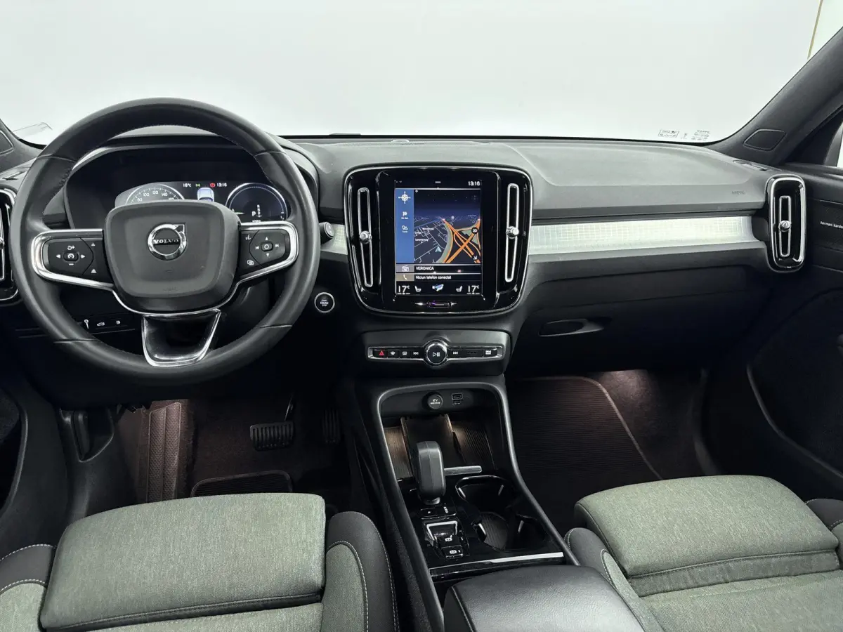 1.5 T5 Plus Dark | ACC |  Elekt. stoelverstelling + Memory | Harman/Kardon | Lane Assist  | Blindspot |