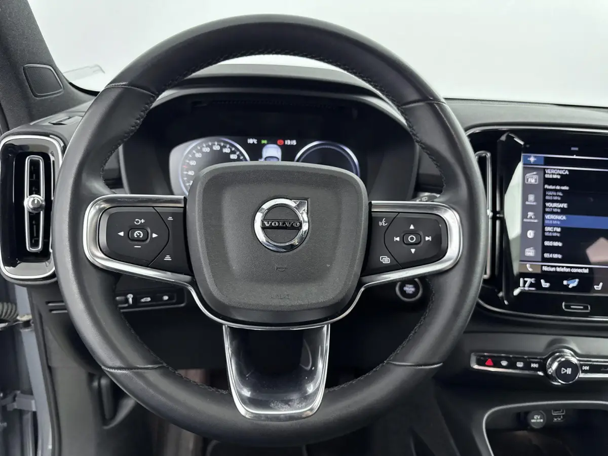 1.5 T5 Plus Dark | ACC |  Elekt. stoelverstelling + Memory | Harman/Kardon | Lane Assist  | Blindspot |