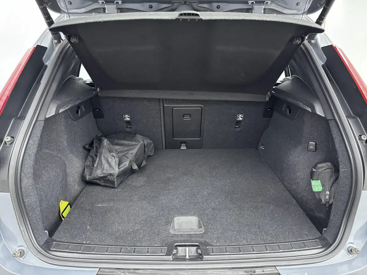 1.5 T5 Plus Dark | ACC |  Elekt. stoelverstelling + Memory | Harman/Kardon | Lane Assist  | Blindspot |