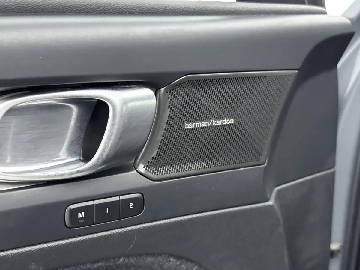 1.5 T5 Plus Dark | ACC |  Elekt. stoelverstelling + Memory | Harman/Kardon | Lane Assist  | Blindspot |
