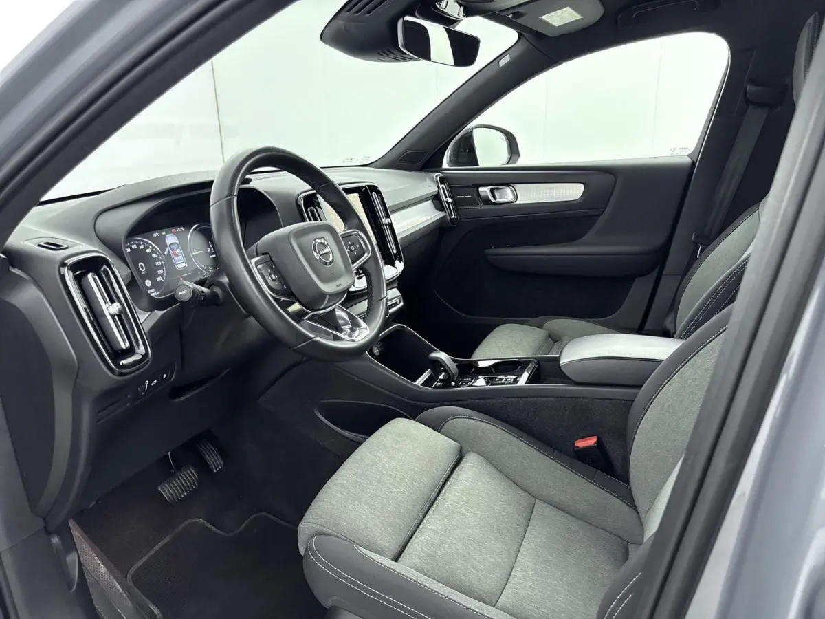 1.5 T5 Plus Dark | ACC |  Elekt. stoelverstelling + Memory | Harman/Kardon | Lane Assist  | Blindspot |