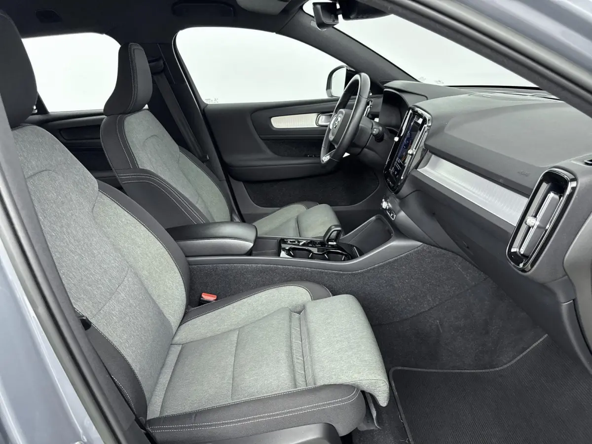1.5 T5 Plus Dark | ACC |  Elekt. stoelverstelling + Memory | Harman/Kardon | Lane Assist  | Blindspot |