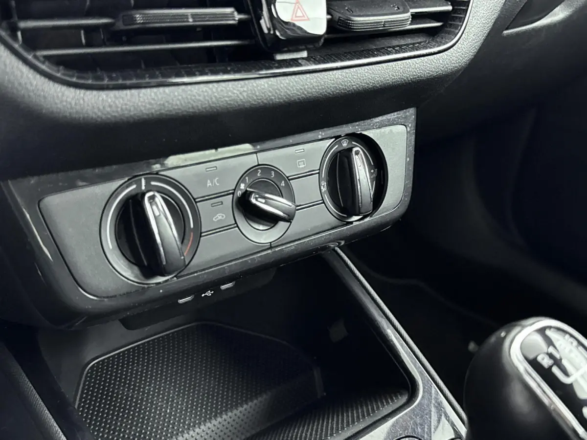 1.0 TSI Active | Cruise Control | Apple Carplay/Android Auto| | Airco |
