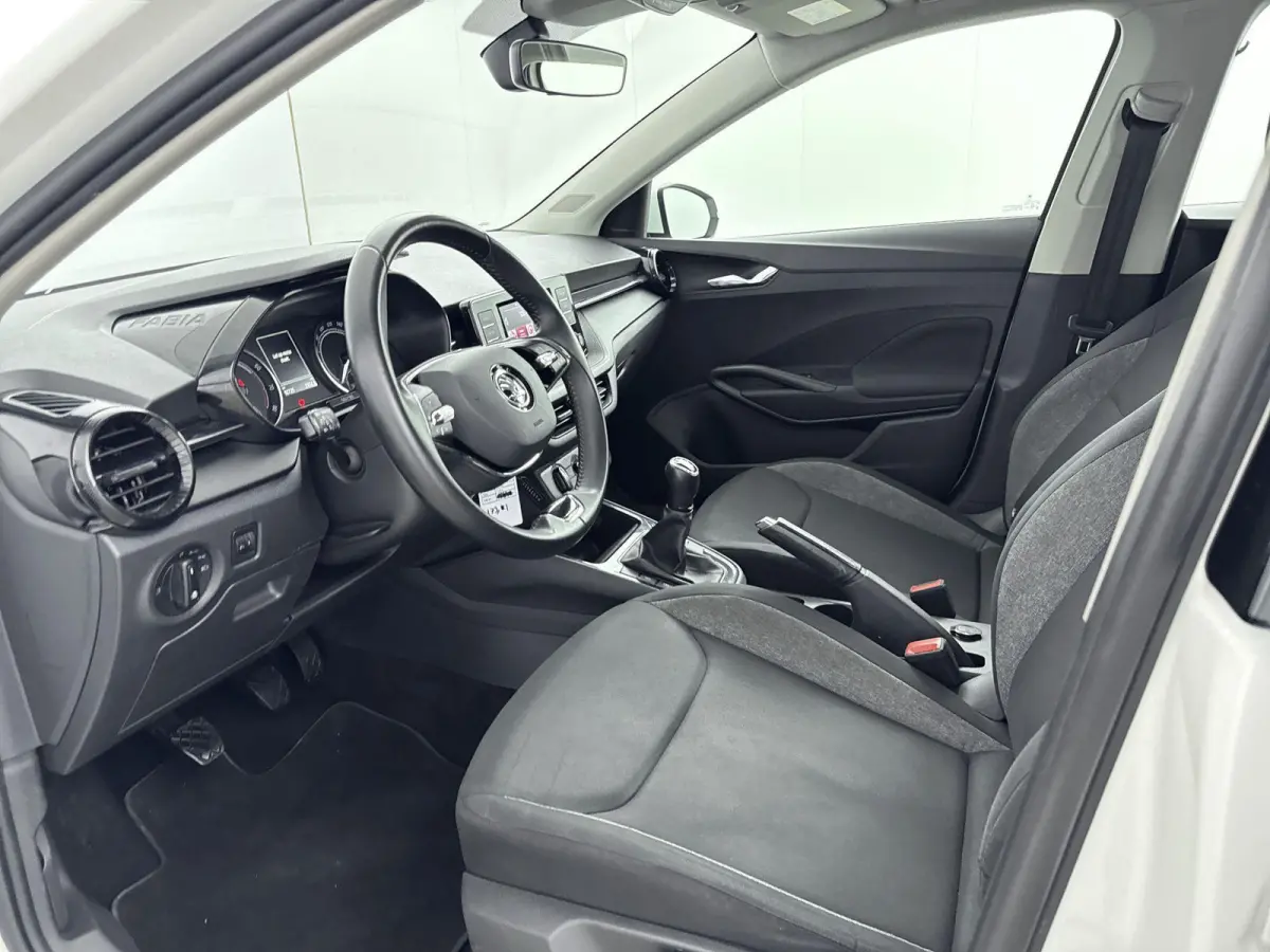 1.0 TSI Active | Cruise Control | Apple Carplay/Android Auto| | Airco |
