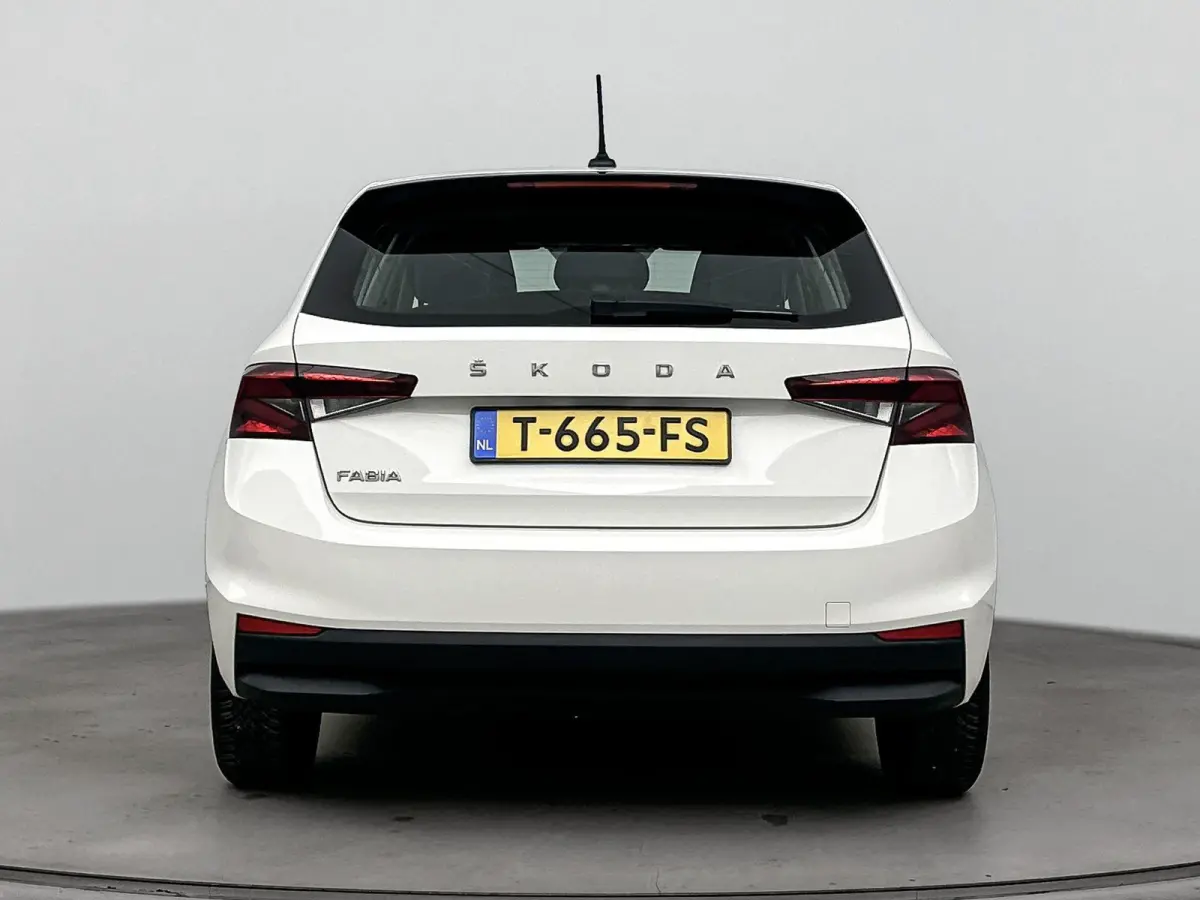 1.0 TSI Active | Cruise Control | Apple Carplay/Android Auto| | Airco |