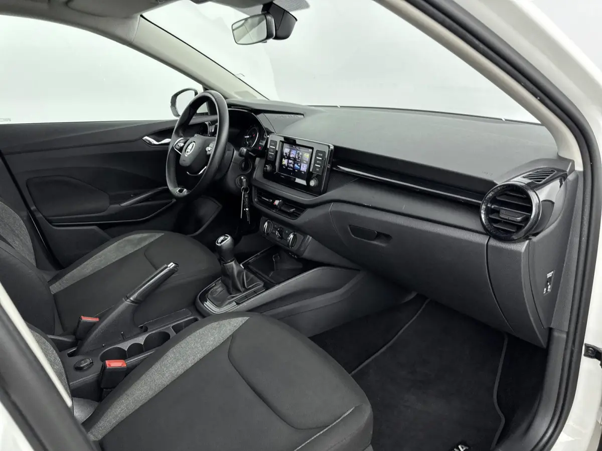 1.0 TSI Active | Cruise Control | Apple Carplay/Android Auto| | Airco |