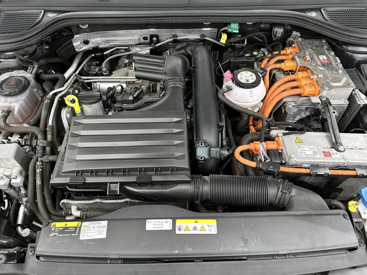 1.4 eHybrid Style | SOH 94.7% | PANORAMADAK | ACHTERUITRIJCAMERA | STANDKACHEL | MEMORY STOELEN | STOELVERWARMING | STUURVERWARMING | DODEHOEK |
